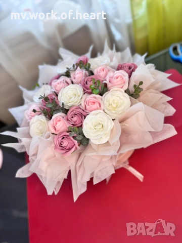 Кутия  с рози за 8-Март 