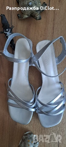 нови сребристи сандали с малък ток 40 номер, снимка 5 - Сандали - 51124793