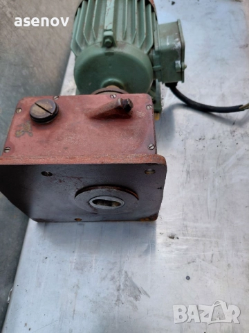 редуктор 1/9, снимка 2 - Електродвигатели - 52054220