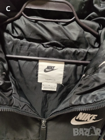 Оригинално дамско зимно яке Nike, снимка 5 - Якета - 53173963