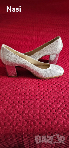 Продавам обувки, снимка 2 - Дамски елегантни обувки - 44921591