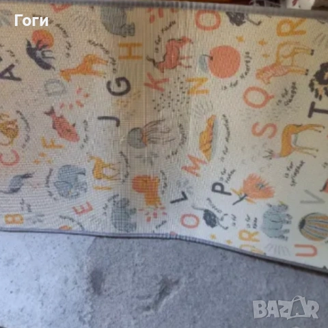 Детска постелка за земята . Размери 100х 170. Може да се навие и да се прибира 