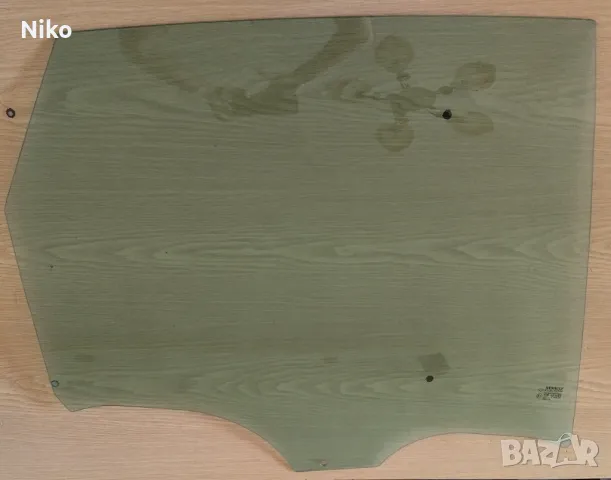 Продавам стъкло за задна дясна врата за RENAULT GRAND SCÉNIC II  1.9 dCi