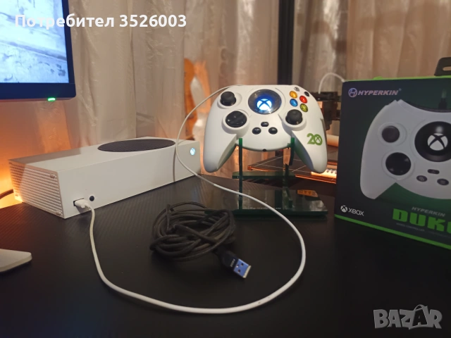 Xbox Series S + контролер Hyperkin Duke