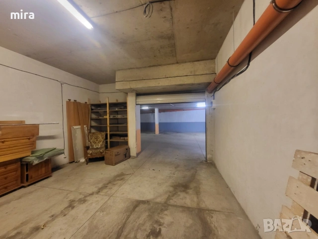 Гараж + Склад в Дървеница до бул. Андрей Липчев , снимка 4 - Гаражи и паркоместа - 53285644