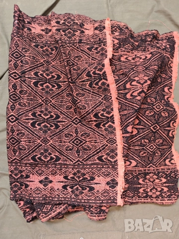 Продавам две жакардови постелки за легло /диван, снимка 3 - Покривки за легло - 51453430
