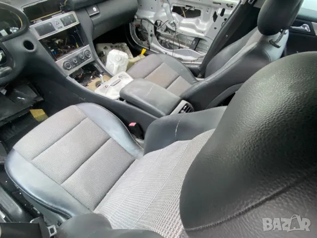 Мерцедес Ц класа W203 Кожен салон Авангард КОМБИ ФЕЙСЛИФТ, снимка 9 - Части - 47972439