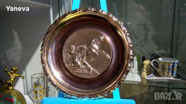 Метална чиния, барелеф "Укротителя на коне"(18 см)и църква в Коломенское(12 см) , снимка 4 - Пана - 40522774