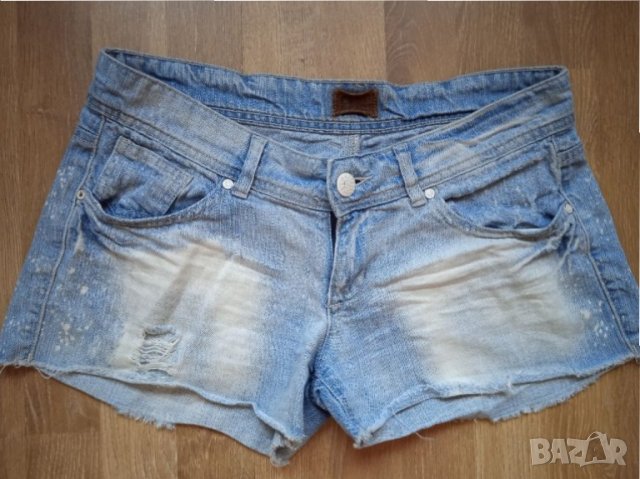 Дънкови панталонки , снимка 2 - Къси панталони и бермуди - 33523245