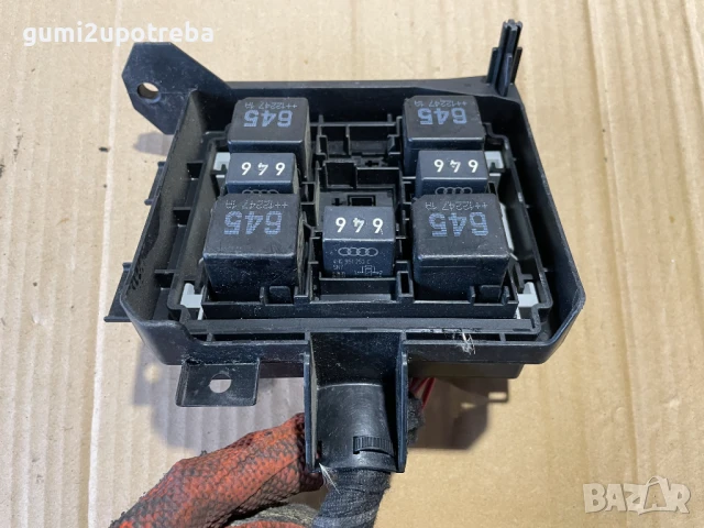 Кутия с Релета и Бушони 7P0937149 Porsche Cayenne 3.0D 92A/2012г, снимка 3 - Части - 51425211