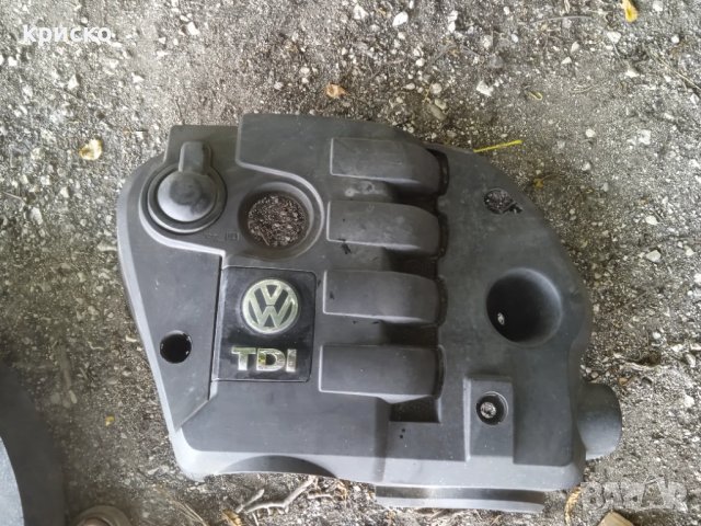 капак двигател пасат 