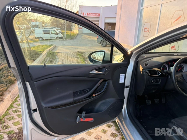 Opel Astra 1.2 Turbo 2021г • Камера • Парктроник • Facelift, снимка 14 - Автомобили и джипове - 53407799
