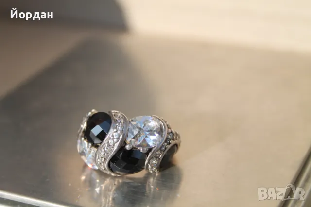 Дамски сребърен пръстен, снимка 2 - Пръстени - 49169399