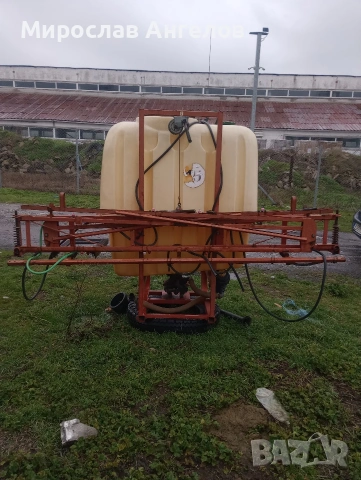 Навесна пръскачка, снимка 2 - Селскостопанска техника - 53597763