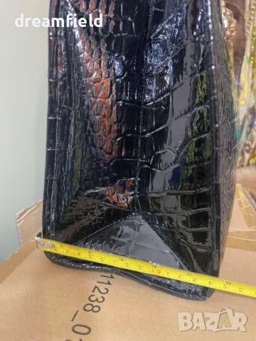 Дамска чанта Версаче, снимка 10 - Чанти - 48313746