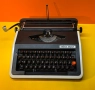 Чисто нова Пишеща Машина Хеброс 1300 Ф клавиатура Латиница QWERTY  Обслужена и смазана, снимка 1