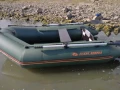 Надуваима лодка 2.40 с двитател 3.3 к.с, снимка 1