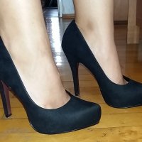 Черни обувки на висок ток , снимка 1 - Дамски обувки на ток - 21505616