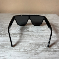 Черни слънчеви очила със златна лента 😎, снимка 4 - Слънчеви и диоптрични очила - 44906644
