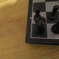Стар колекционерски електронен шах  schneider genada sphinx chess произведен 1990г с  батерии 4хАА , снимка 6 - Шах и табла - 40855461