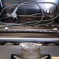 Електрическа пишеща машина , снимка 7 - Друга електроника - 37137672