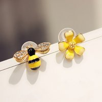 Асиметрични обеци Пчела и Цвете, снимка 2 - Обеци - 39865796