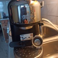 Кафемашина Делонги с ръкохватка с крема диск, работи перфектно и прави страхотно кафе с каймак , снимка 5 - Кафемашини - 40411328