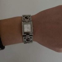 Уникален дизайнерски елегантен стилен и марков часовник, снимка 2 - Дамски - 32362402