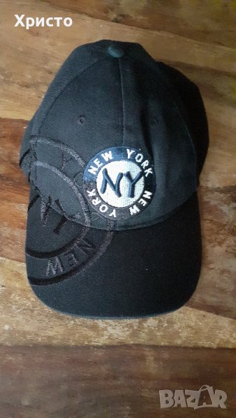 шапка бейсболна с козирка, черна, плътен плат и много бродерии  New York, снимка 1