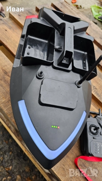 лодка за захранка със gps , снимка 1