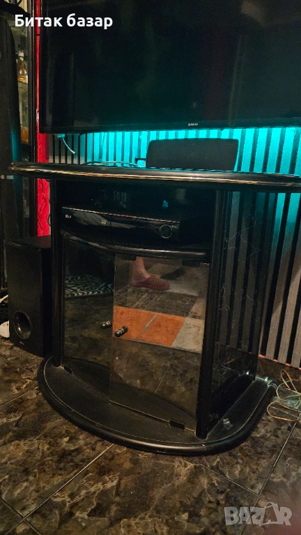 Продавам ТВ шкаф., снимка 1