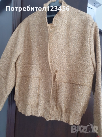 Златно яке от бокле със ситни пайети