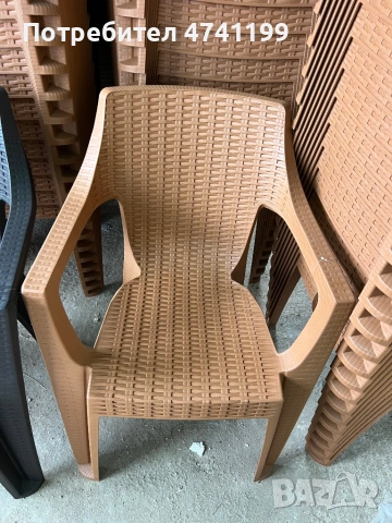 Пластмасови столчета , снимка 2 - Столове - 53515578