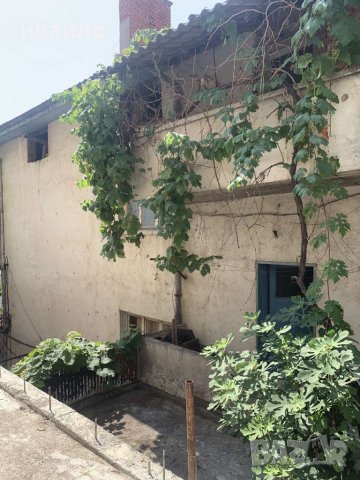 Двуетажна жилищна сграда,стара къща и парцел., снимка 14 - Къщи - 37497788