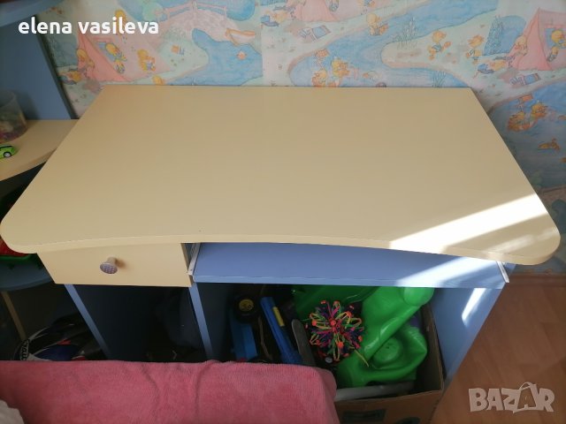 Бюро, снимка 2 - Мебели за детската стая - 43449786