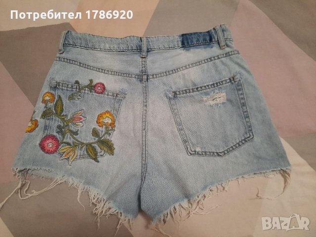 Къси дънки Bershka, снимка 5 - Къси панталони и бермуди - 33580124