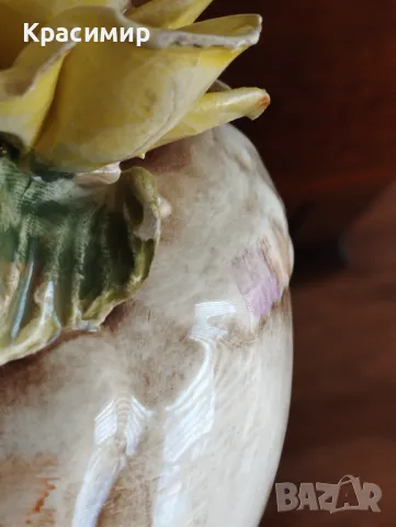 Стара ваза/кана Португалия ръчна изработка.Има пукнатина и забележки по жълтата роза, снимка 5 - Антикварни и старинни предмети - 50104764