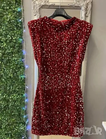 парти рокля с гол гръб 