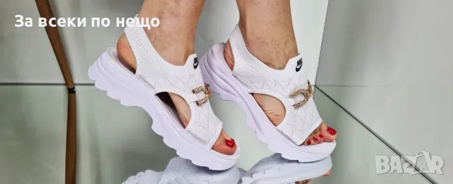 Nike Дамски Бели Сандали С Метален Акцент Найк Код P595, снимка 5 - Сандали - 50427719