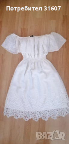 Дантелена рокля