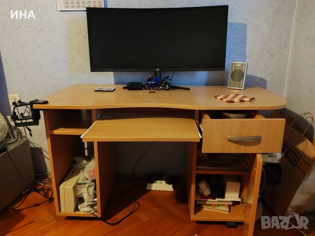 Компютърно/ученическо бюро, снимка 2 - Бюра - 53462555
