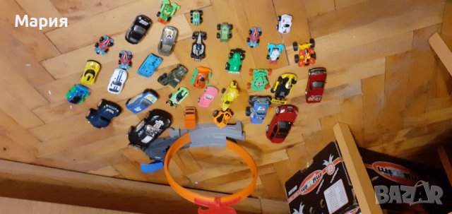 Колички и писта Hot wheels, снимка 12 - Коли, камиони, мотори, писти - 38889893