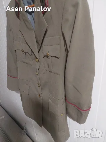 Стара военна куртка, снимка 3 - Антикварни и старинни предмети - 50320388