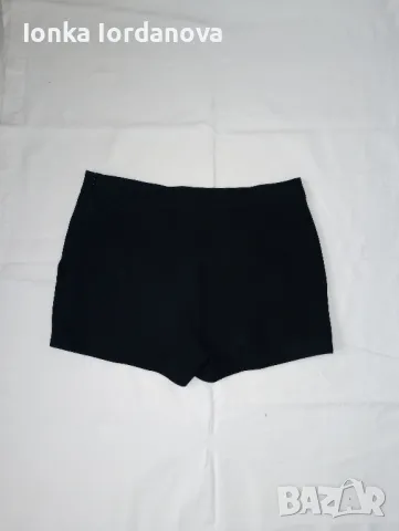 Черна пола-панталон, размер М, снимка 2 - Къси панталони и бермуди - 48413617
