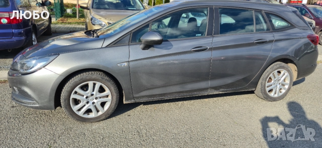 Opel Astra Sports Tourer, снимка 5 - Автомобили и джипове - 52752194