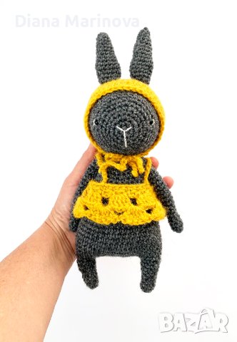 Зайче с шапка, детска играчка ръчна изработка, плетени играчки, подарък за дете, плетено зайче, снимка 4 - Плюшени играчки - 43143529