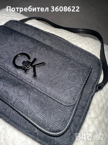 Черна малка чанта Calvin Klein, снимка 2 - Чанти - 51658754