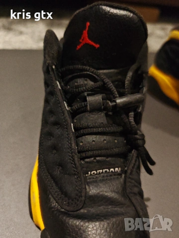 Детски баскетболни маратонки Jordan 13 Retro черно и жълто оригинални, снимка 4 - Детски маратонки - 53484773