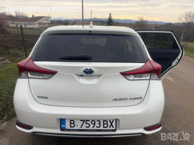 Toyota Auris 1.8 HYBRID, снимка 6 - Автомобили и джипове - 53561049