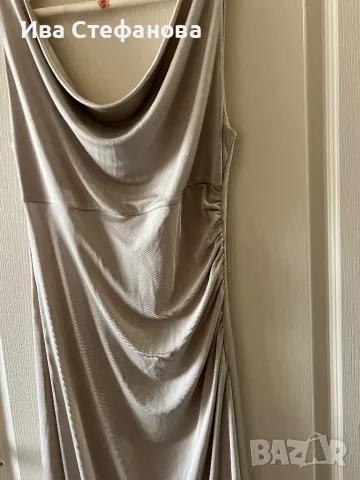 гръцко деколте набрана цепка  дълга бежова nude женствена елегантна тежко падаща рокля Reserved, снимка 2 - Рокли - 47566537